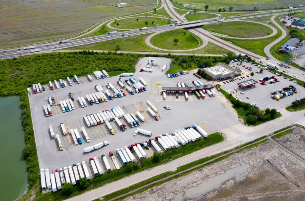 A Exhaustfluid expert on-site in Henry County, GA, delivering diesel exhaust fluid and ensuring proper application and client satisfaction. DEF Delivery near me.
